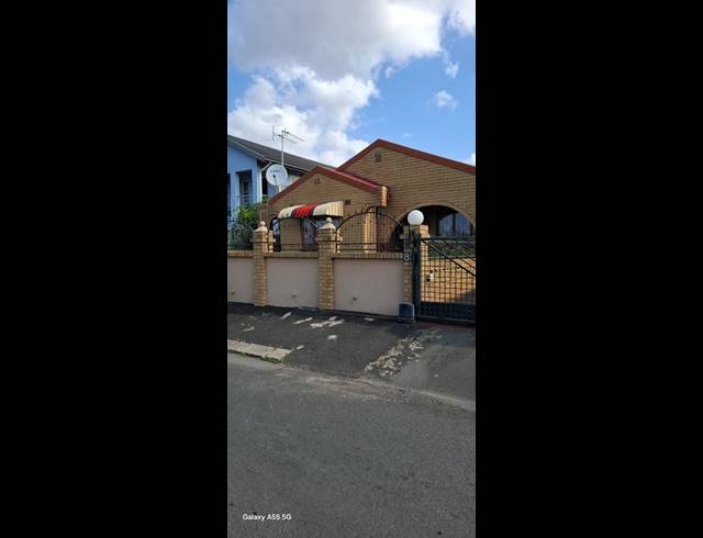 3 BEDROOM HOUSE FOR SALE IN WOODVIEW